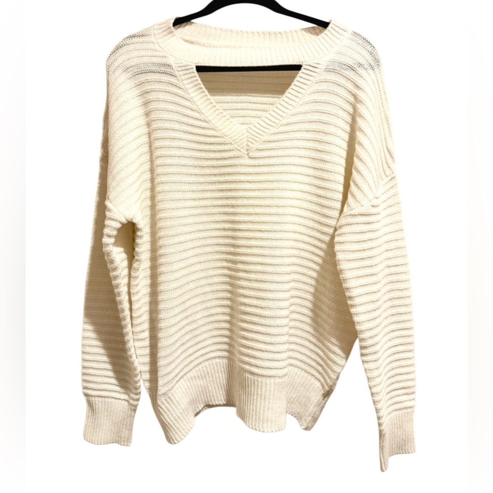 Main Strip Women’s Knit Style Choker Peep Hole Ribbed Sweater